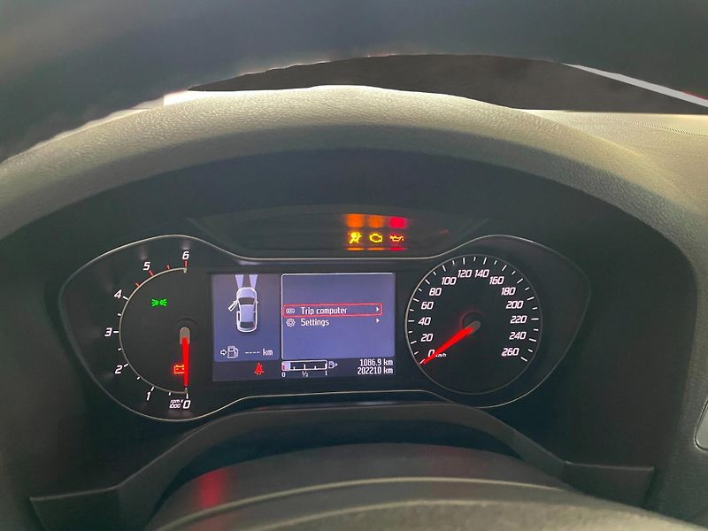 Ford S-MAX (2012) Titanium 2.0 TDCi 103kW 7míst - fotka 13 z 17