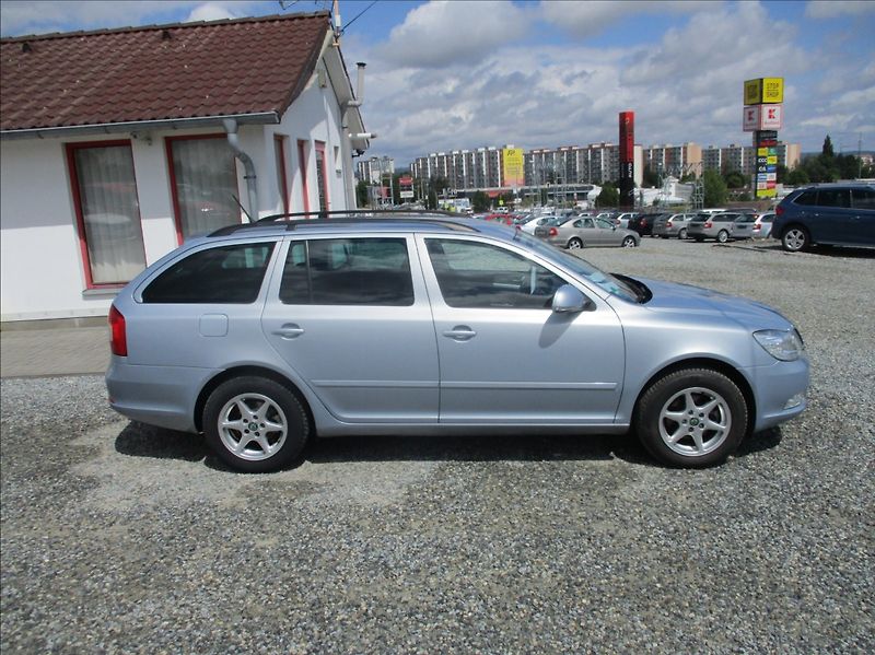 Škoda Octavia 1,2 TSI, klima,tažné,serviska, - fotka 5 z 24