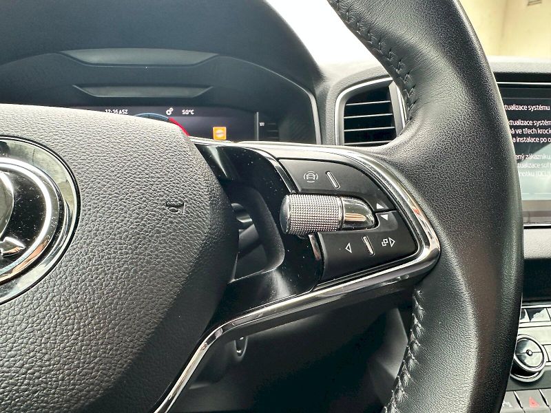 Škoda Karoq (2023) 2.0 TDI 110kW Style 4x4 DSG - fotka 11 z 27