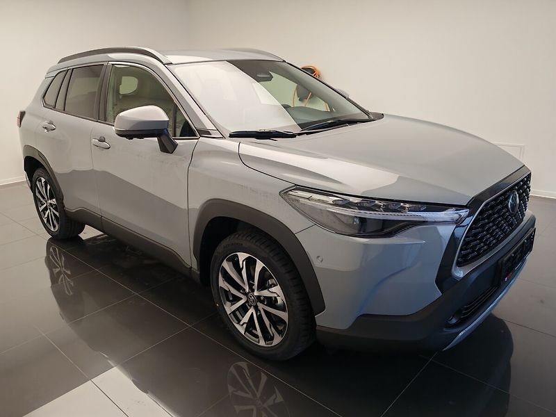 Toyota Corolla Cross 2,0 Hybrid Executive - fotka 3 z 45
