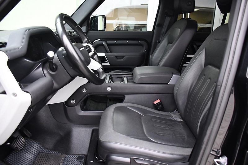Land Rover Defender 110S D240 AWD MERIDIAN ČR - fotka 13 z 45