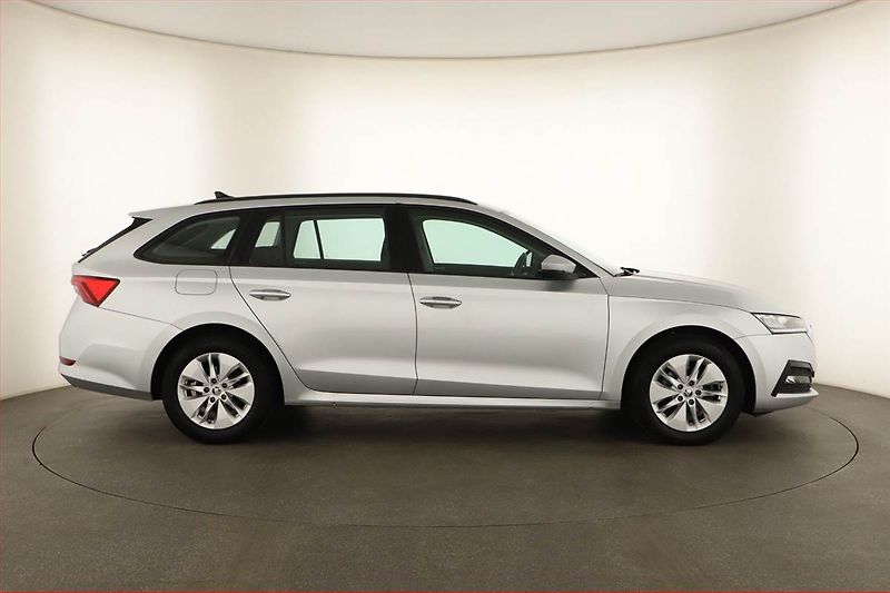 Škoda Octavia (2022) Ambition 2.0 TDI, ČR,1.maj - fotka 6 z 13