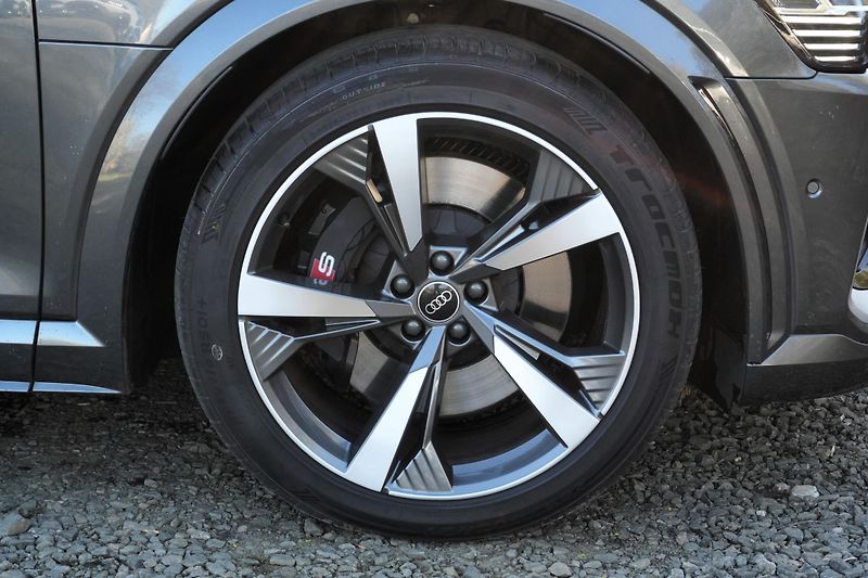 Audi e-tron S 370 kW Quattro, SoH 95,6%  - fotka 12 z 39