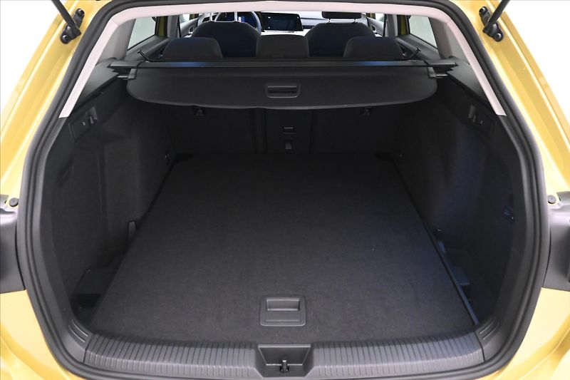 Volkswagen Golf 2,0 TDI 110 kW Life Záruka až - fotka 10 z 32