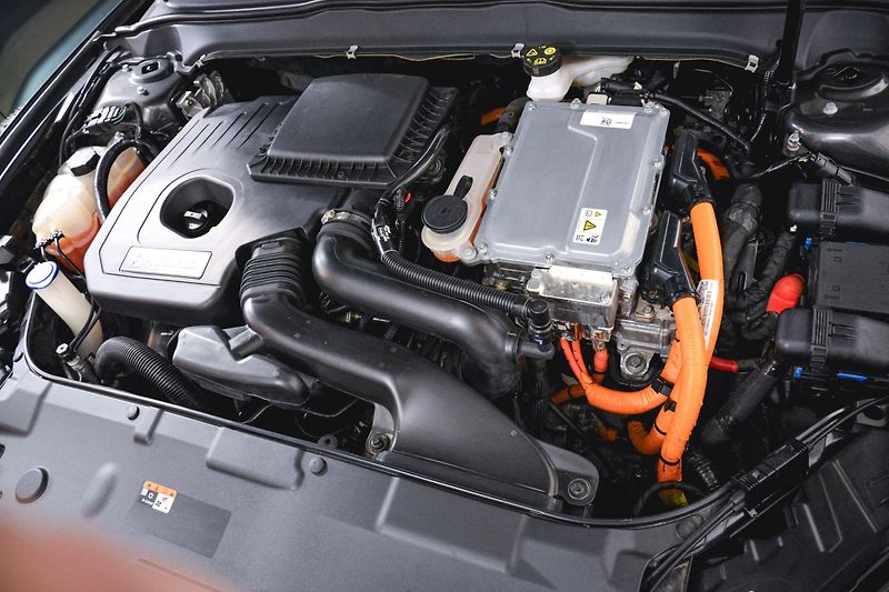 Ford Mondeo (2021) Mondeo 2.0 Hybrid ecvT Auto ST - fotka 18 z 20