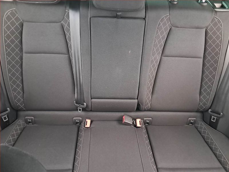 Škoda Karoq (2021) 1.5 TSI - fotka 10 z 22