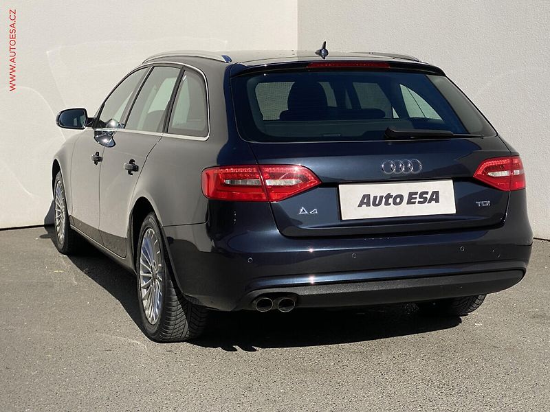 Audi A4 (2013) 2.0 TDi Avant, AC, xenon - fotka 6 z 17