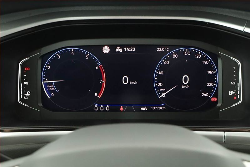 Volkswagen T-Roc (2025) 1.0 TSI - fotka 10 z 19