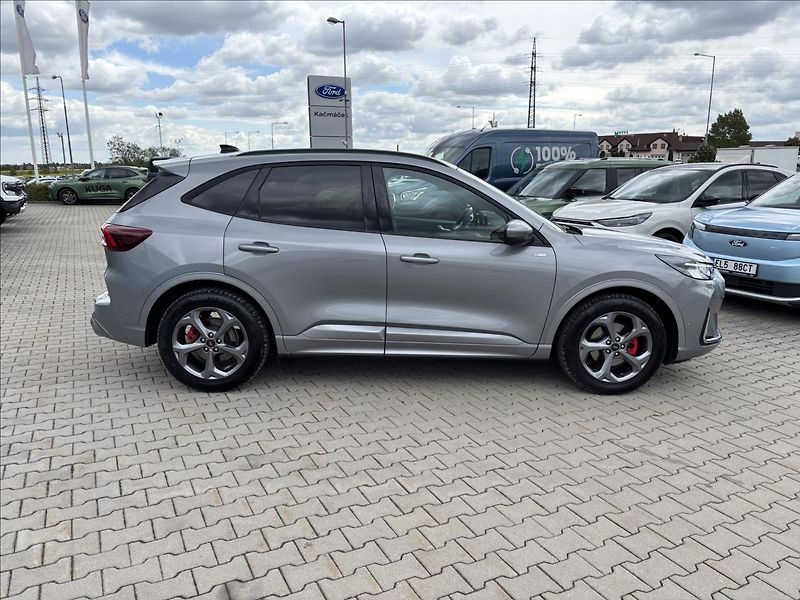 Ford Kuga 1,5 EcoBoost 111 kW ST-Line X - fotka 6 z 42