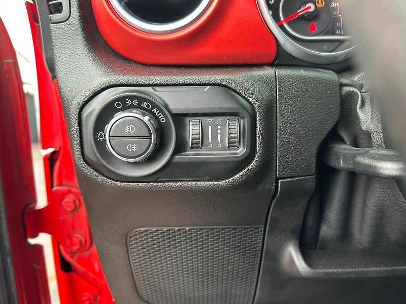 Jeep Wrangler (2018) RUBICON,2.2CRD,147KW,4X4,DPH - fotka 18 z 24