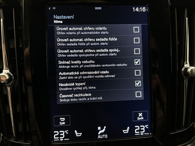 Volvo S90 D4 AWD MOMENTUM AUT - fotka 39 z 44