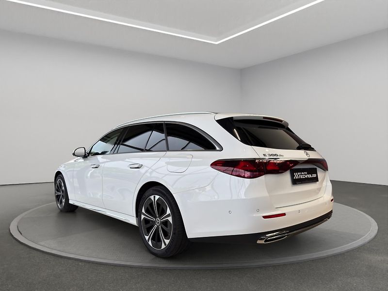 Mercedes-Benz Třídy E (2025) E 300 de 4MATIC kombi - fotka 5 z 22