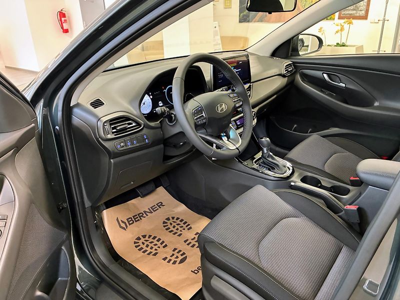 Hyundai i30 1,6 T-GDi 110kW DCT GO CZECH - fotka 8 z 20