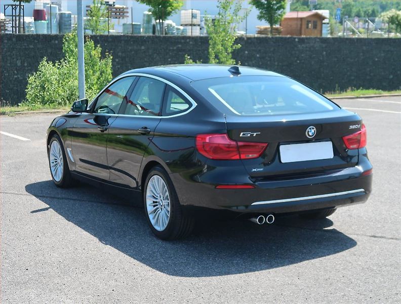 BMW Řada 3 (2019) 320d xDrive GT, 4X4, Automat - fotka 4 z 14