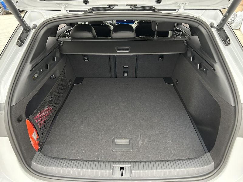 Volkswagen ID.7 Pro S People Tourer - fotka 27 z 28