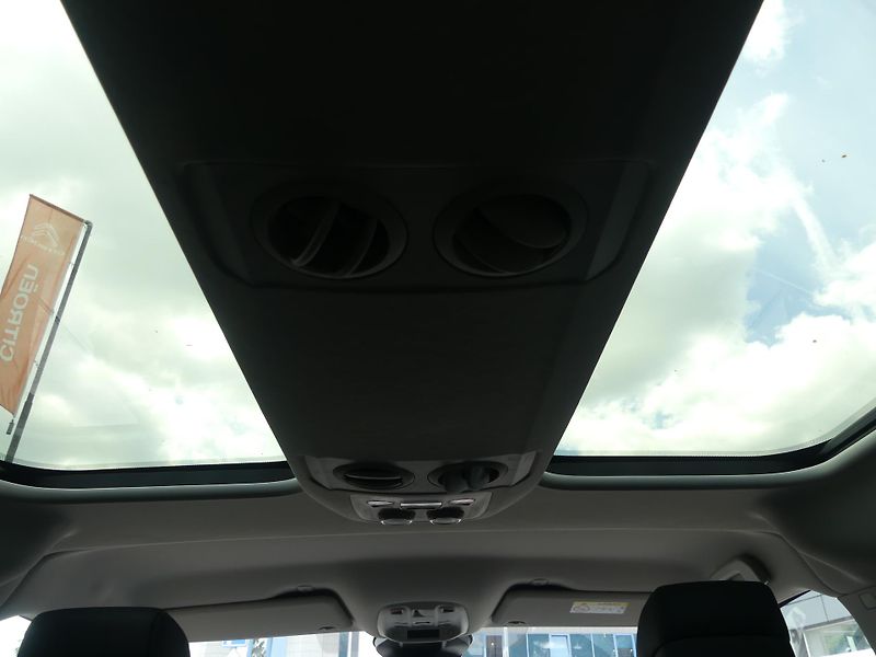 Citroën SpaceTourer (2026) SHINE L3 2.2 BHDi 180 VIP pack - fotka 24 z 34