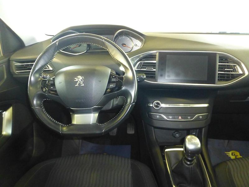 Peugeot 308 (2016) 1,6HDI*NAVIGACE.*PARKS**NEW - fotka 17 z 26