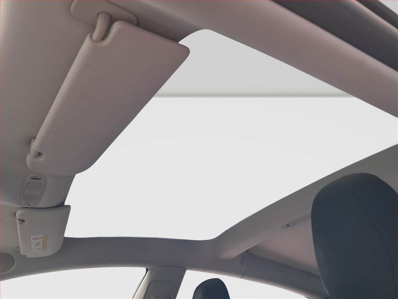 Tesla Model 3 (2019) Long Range 4WD 78kWh, SoH 81% - fotka 18 z 21