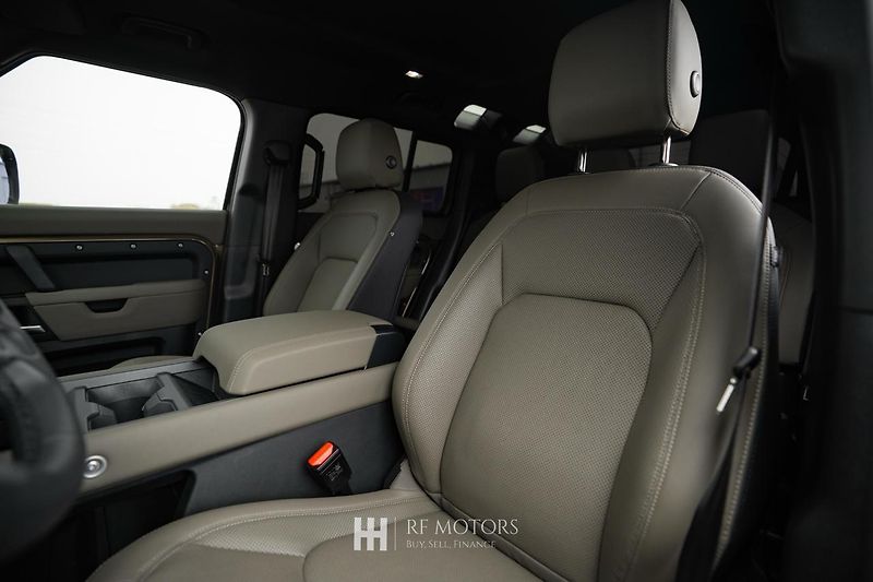 Land Rover Defender (2025) D250 MHEV X-Dynamic SE - fotka 23 z 52