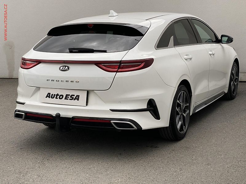 Kia ProCeed (2021) 1.5 T-GDi, GT Line, navi, TZ - fotka 4 z 18
