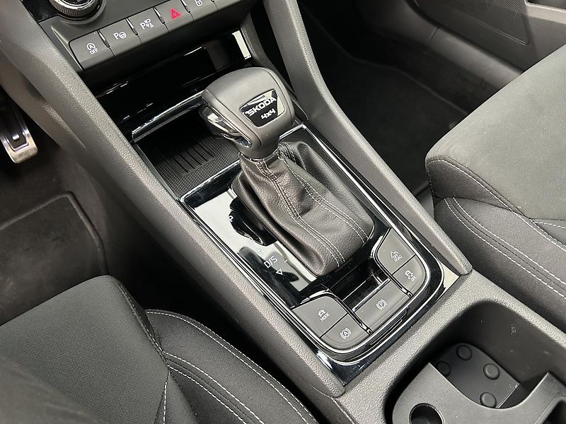 Škoda Karoq 2.0 TDI 4x4 SportLine - fotka 19 z 28