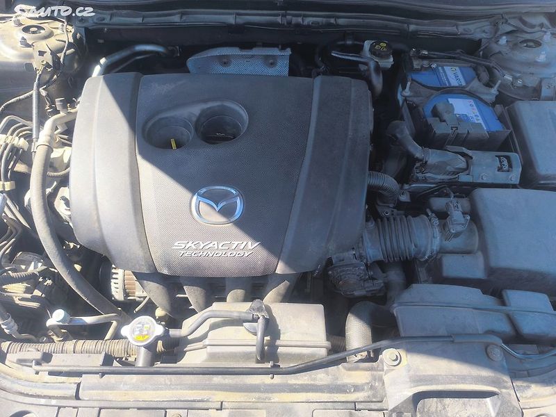 Mazda 3 20i,KRÁSNÁ,100KM,SERVISKA,1MAJ - fotka 24 z 27