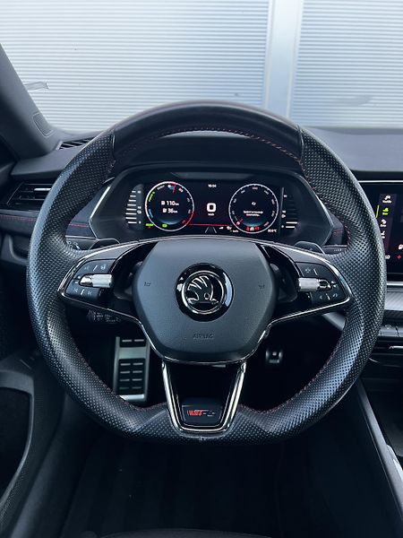 Škoda Octavia 1,4TSI iV RS 180kW DSG DPH - fotka 9 z 26
