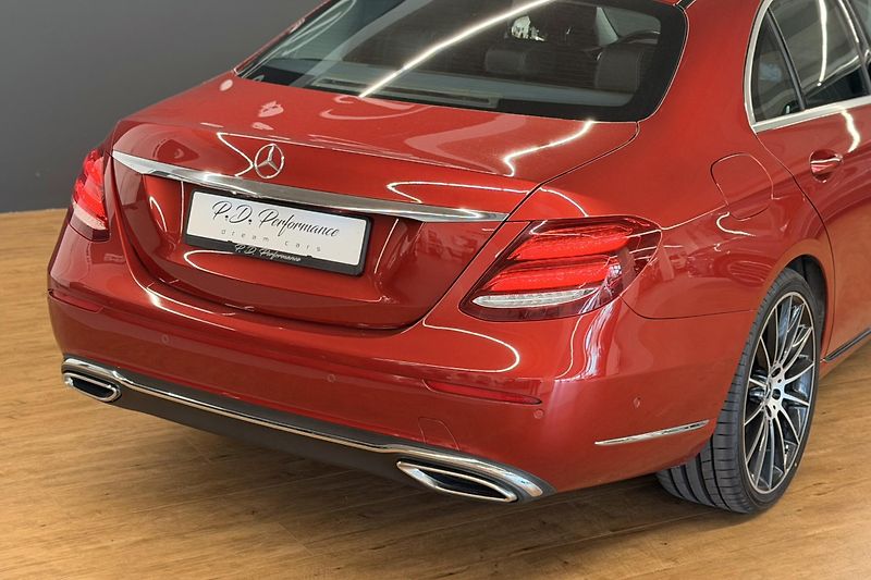 Mercedes-Benz Třídy E (2018) E 200d Exclusive - fotka 13 z 103