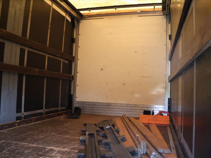 Mercedes-Benz Sprinter 2,1 316 CDI Spací vest. Placht - fotka 9 z 24
