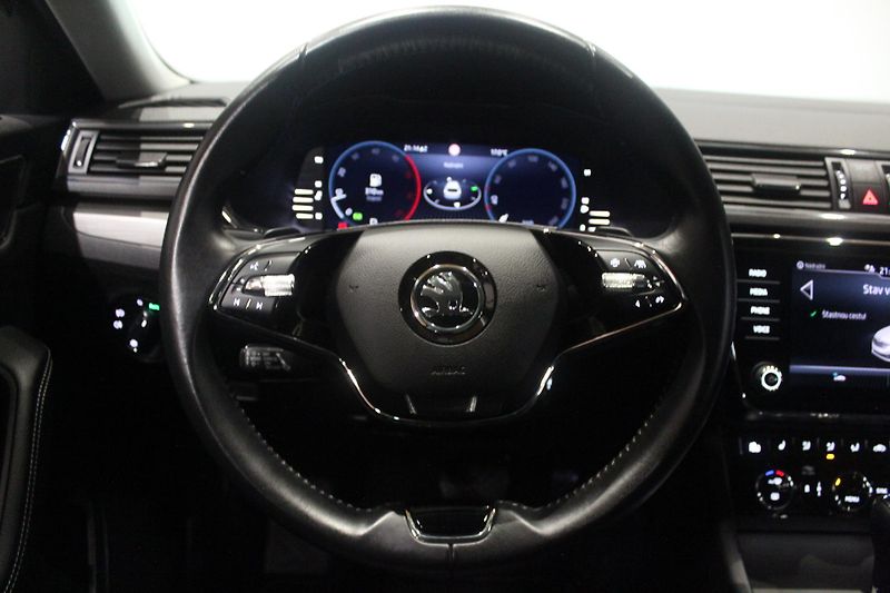Škoda Superb (2023) 10kW,Tažné,Nez. topení,Matrix - fotka 20 z 30