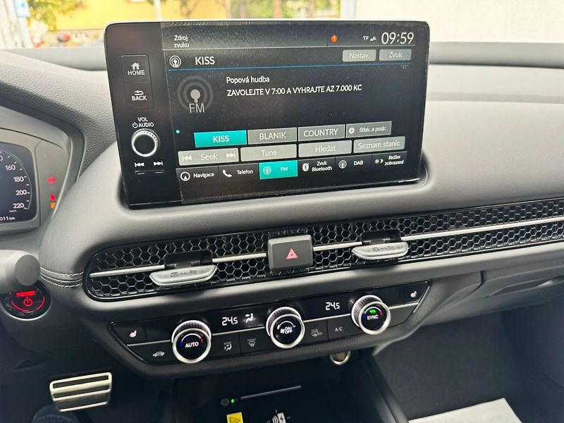 Honda ZR-V (2026) 2.0e:HEV 135kW Sport SKLADEM - fotka 13 z 34
