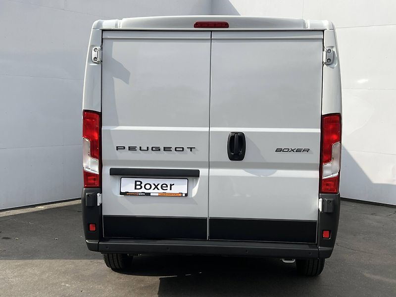 Peugeot Boxer (2026) 3000 L2H1 S&S MAN6 2,2 BlueHDi - fotka 4 z 7