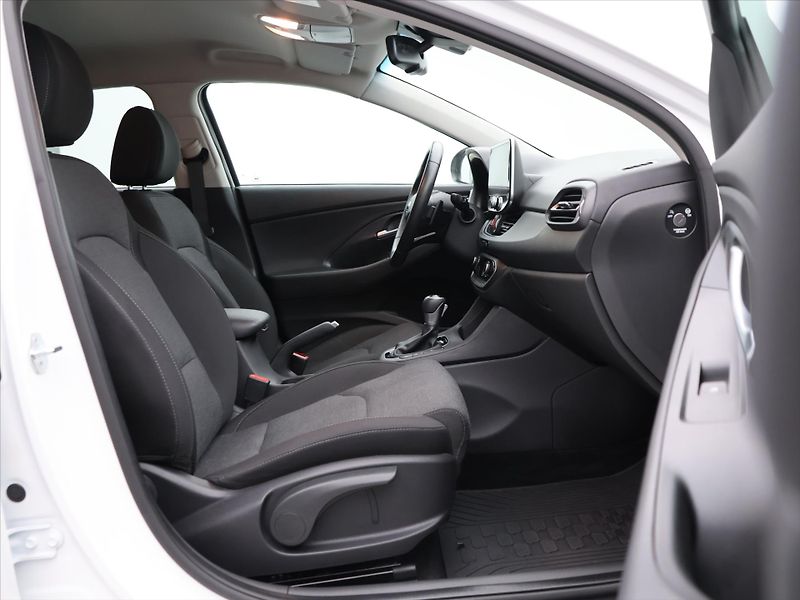 Hyundai i30 1,0 T-GDI 88kW Style DCT CZ DP - fotka 12 z 32