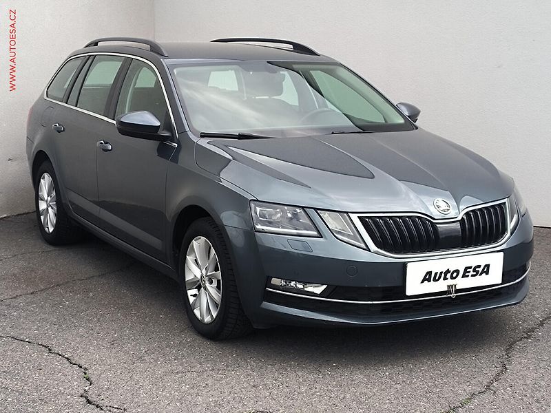 Škoda Octavia (2019) 1.5 TSi, ČR, DSG, LED, park - fotka 1 z 22
