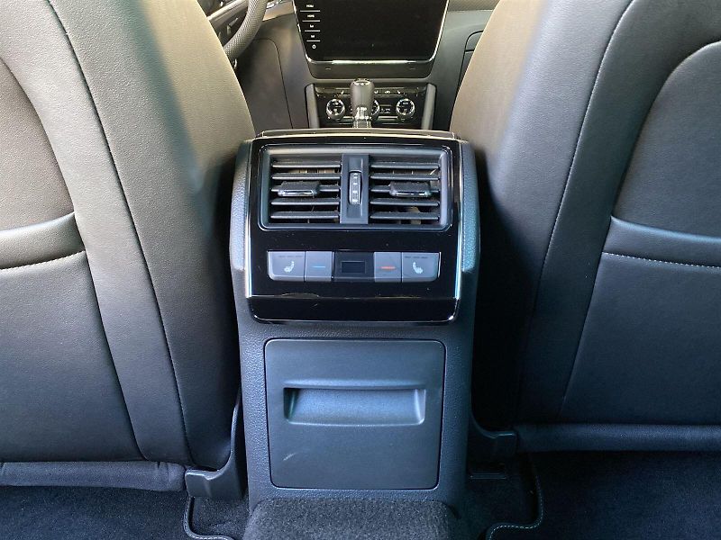Škoda Superb (2022) 2.0 TDI 4x4 DSG Sportline - fotka 28 z 35