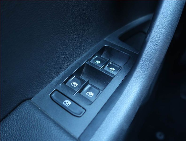 Škoda Octavia (2016) 1.6 TDI, Navi, Tempomat - fotka 13 z 17