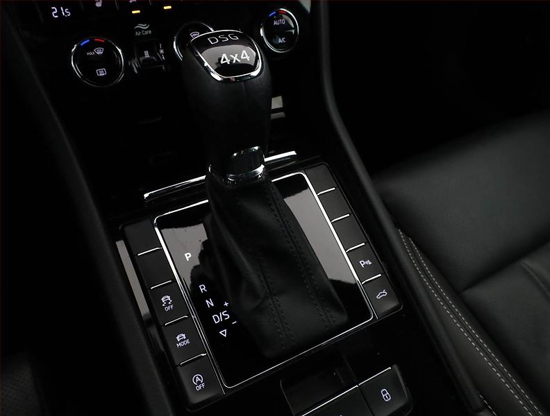 Škoda Superb (2020) Laurin&Klement 2.0 TDI, 4X4 - fotka 11 z 19