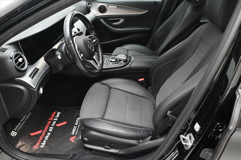 Mercedes-Benz Třídy E 2,0 220d 143 kW Business 9G-Tr - fotka 13 z 31