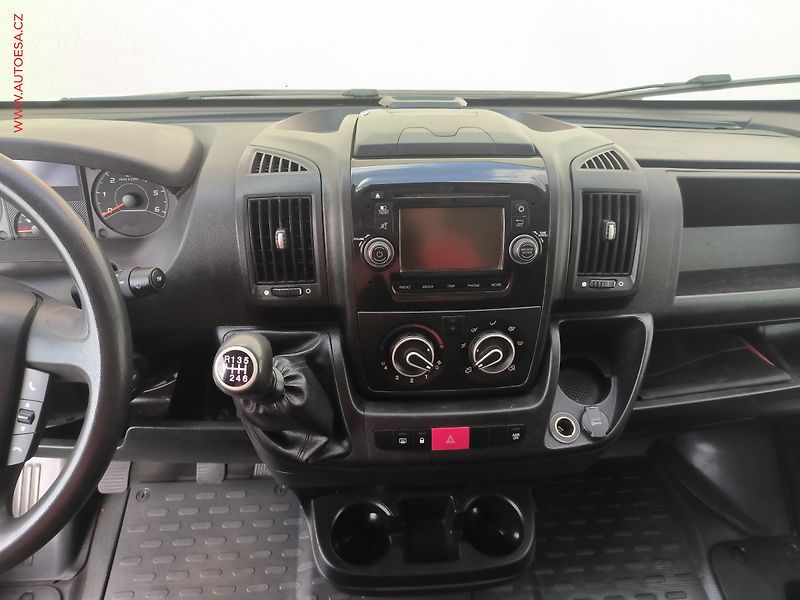 Citroën Jumper (2018) 2.0HDi L2H2, AC - fotka 12 z 19