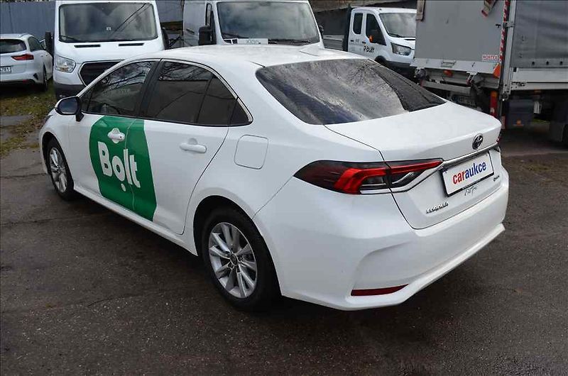 Toyota Corolla (2024) 1,8 HYBRID - fotka 6 z 15