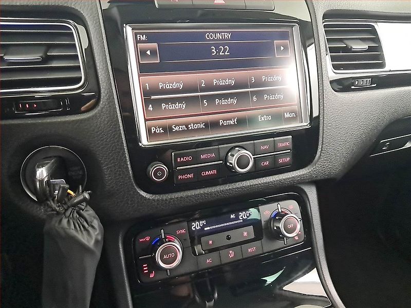 Volkswagen Touareg (2012) 3.0 TDI, 4X4, Automat, Kůže - fotka 12 z 19