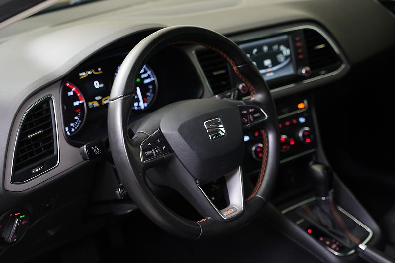 Seat Leon - fotka 14 z 27