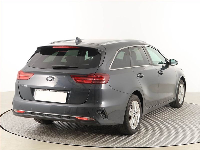 Kia Ceed (2020) Gold 1.6 CRDi, Automat - fotka 5 z 18