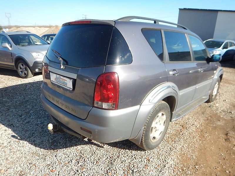 SsangYong Rexton 2.7 XDi, AUTOMAT, TAŽNÉ - fotka 6 z 22