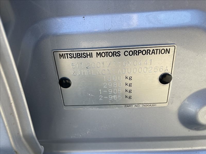 Mitsubishi Lancer 1,6 i 86kw Invite Klima Tažné - fotka 25 z 33