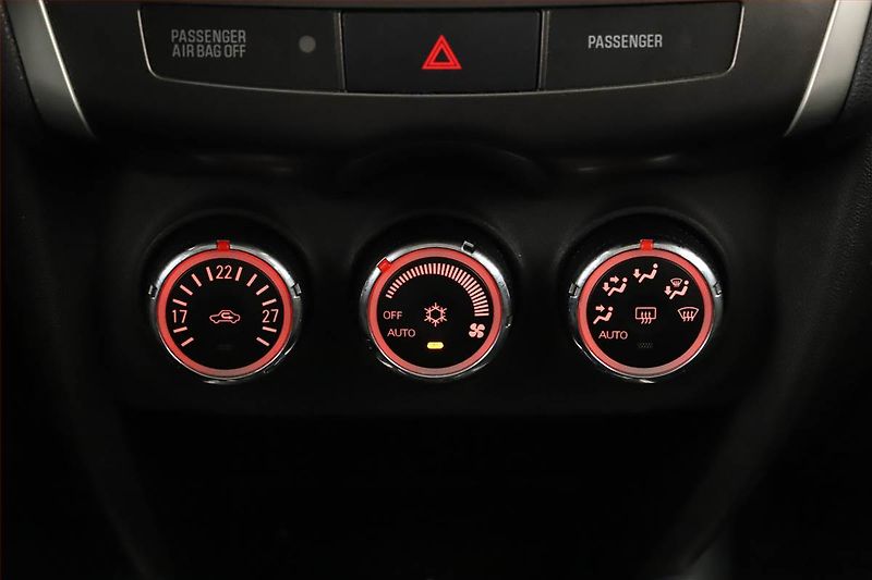 Mitsubishi ASX (2012) 1.8 DI-D MIVEC, 4X4, Tempomat - fotka 13 z 17