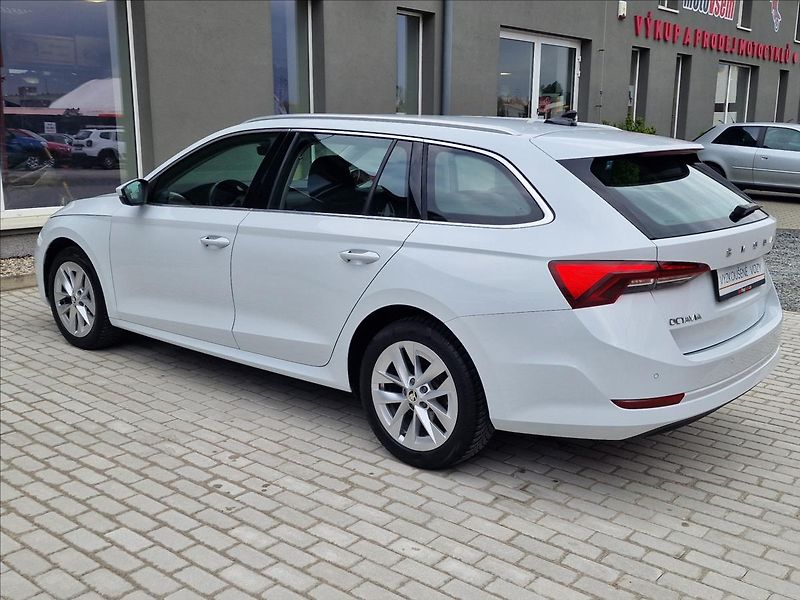 Škoda Octavia 2.0TDI Style, původ ČR,1.Maj. - fotka 7 z 50
