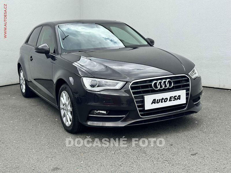 Audi A3 (2013) 2.0TDi, AT, bixen, AC - fotka 1 z 17