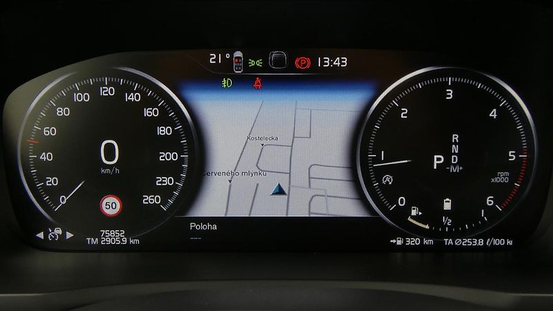 Volvo XC90 B5 AWD Momentum PRO 7 míst - fotka 13 z 27