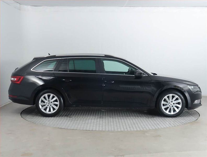 Škoda Superb (2016) Style 2.0 TDI, Automat, Navi - fotka 6 z 19